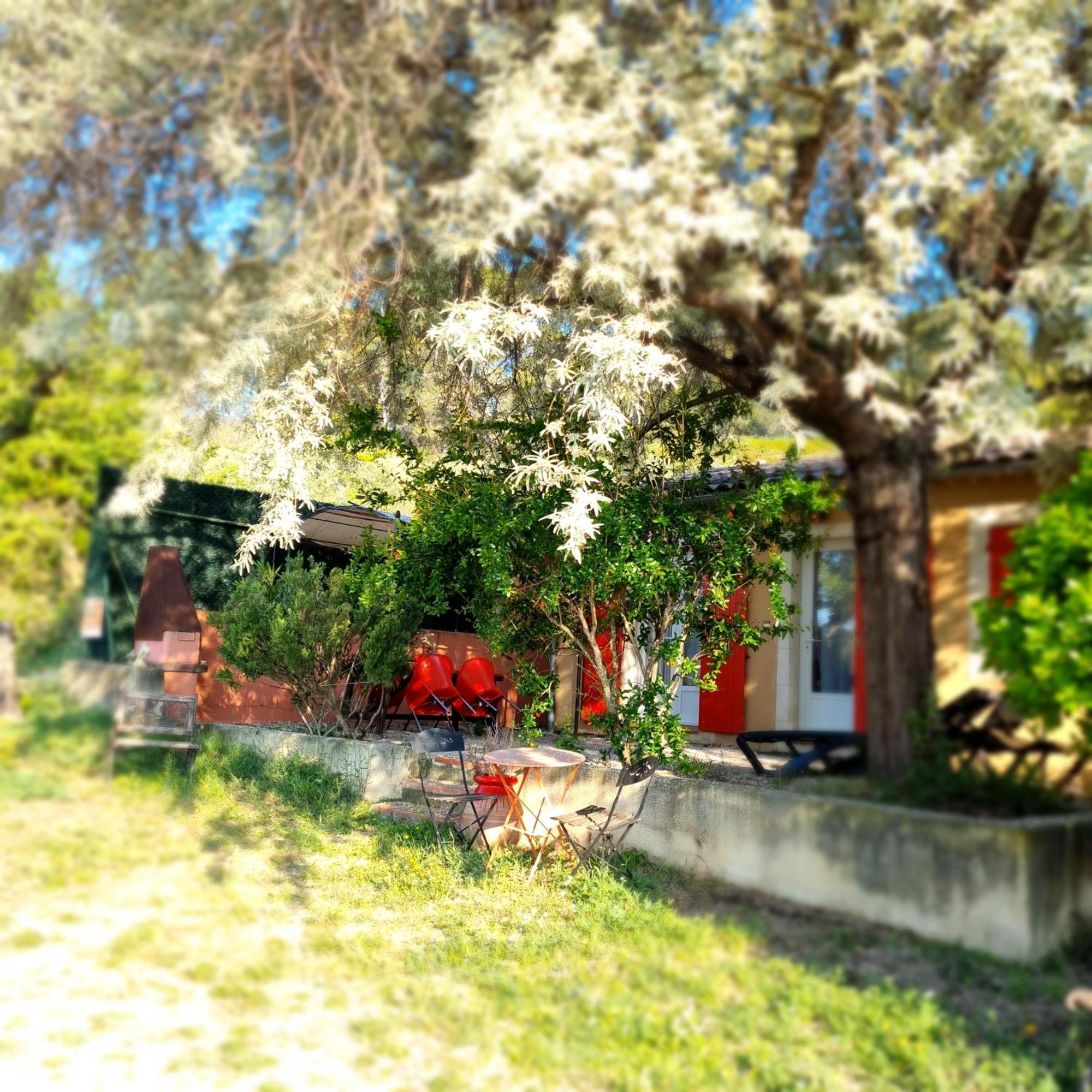 L'Oustaou Du Luberon Et Spa Villelaure Екстериор снимка